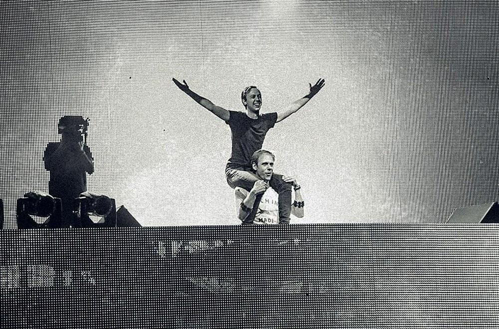 armin_van_buuren_foists_andrew_rayel_WEB.jpg